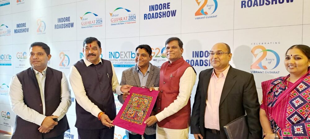 With Dr. Kuberbhai Dindor, Hon’ble Minister of Tribal Development, Education and Smt. Bhanuben Babariya, Hon’ble Minister of Social Justice, Empowerment, Women & Child Development, Government of Gujarat, at the *Vibrant Gujarat Roadshow